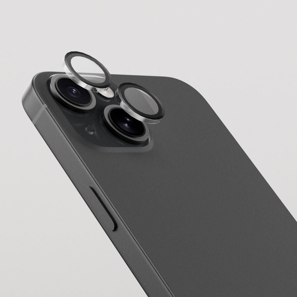 SiGN Lens protector in tempered glass for iPhone 14/15 - Black/transparent