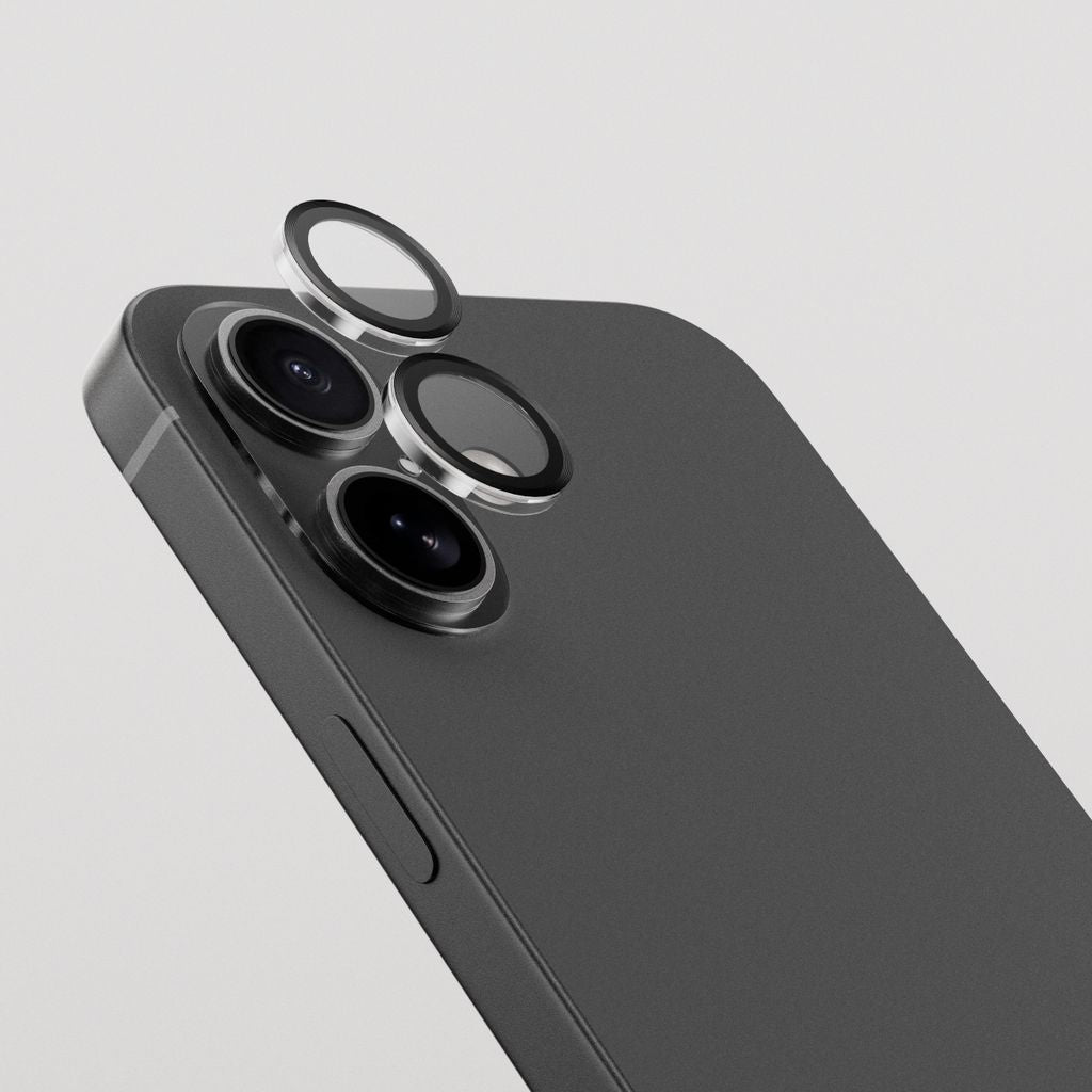SiGN Lens protector in tempered glass for iPhone 17/16 - Black/transparent